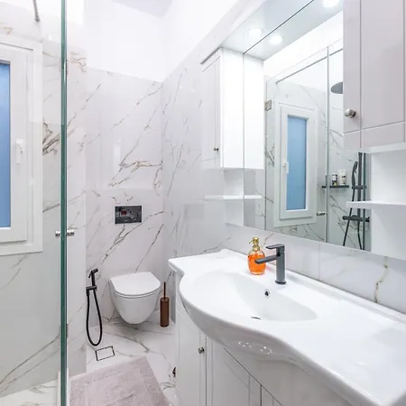 Poolside Retreat - Sea View & Calm Escape - Pearl Appartamento *