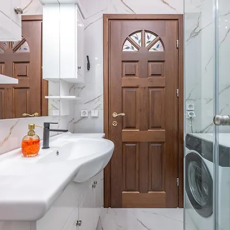 Apartamento Poolside Retreat - Sea View & Calm Escape - Pearl *