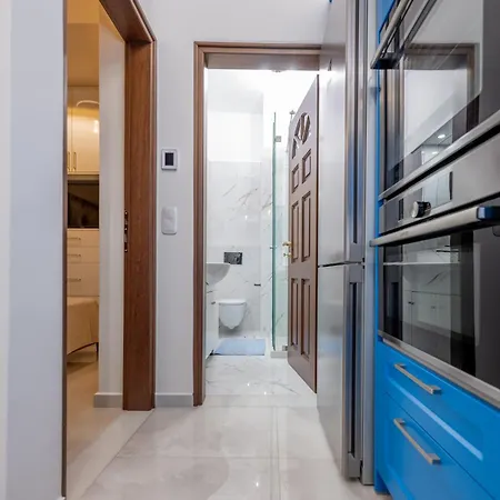 Poolside Retreat - Sea View & Calm Escape - Pearl